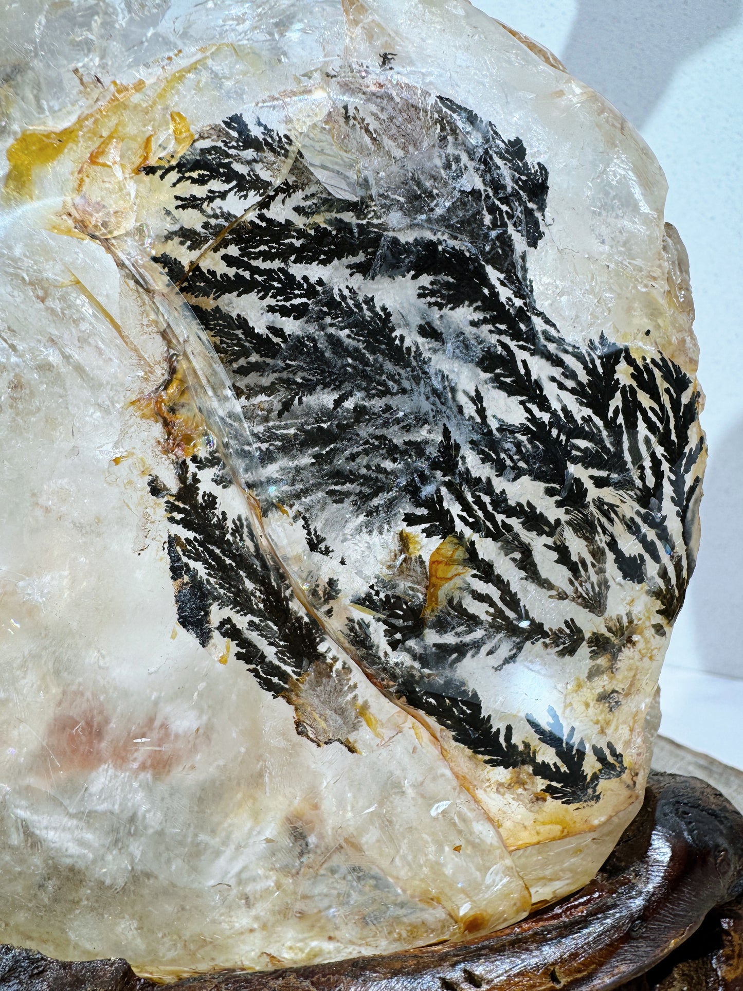 perfect dentritic quartz